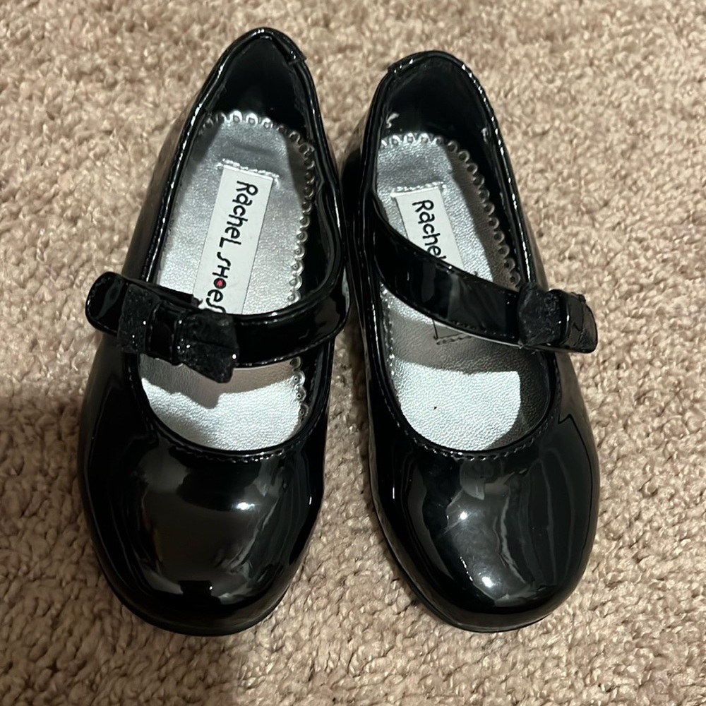 Girl dress shoe
